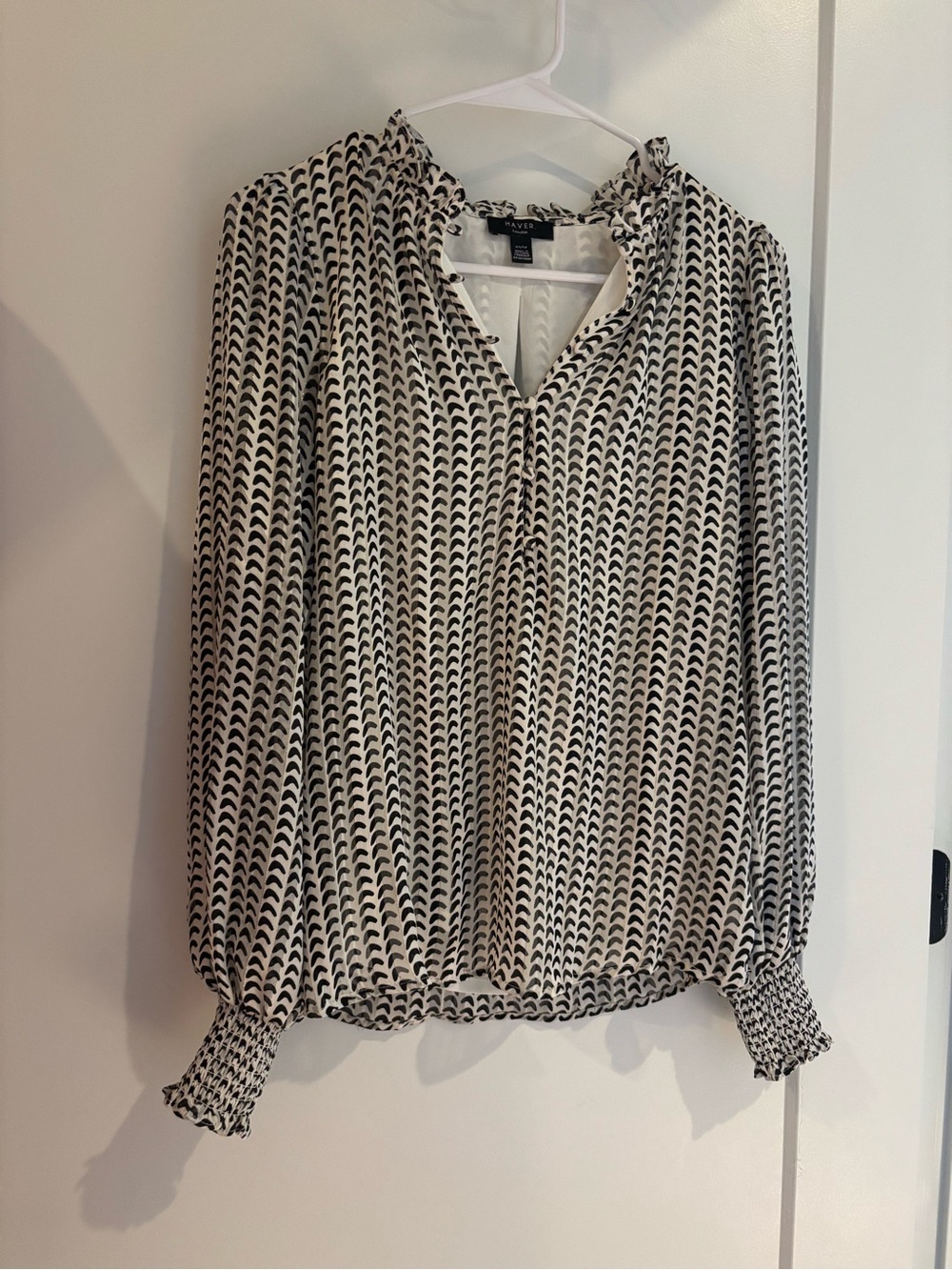 Raven & Sparrow Black and White Printed Long-Sleeve Blouse
